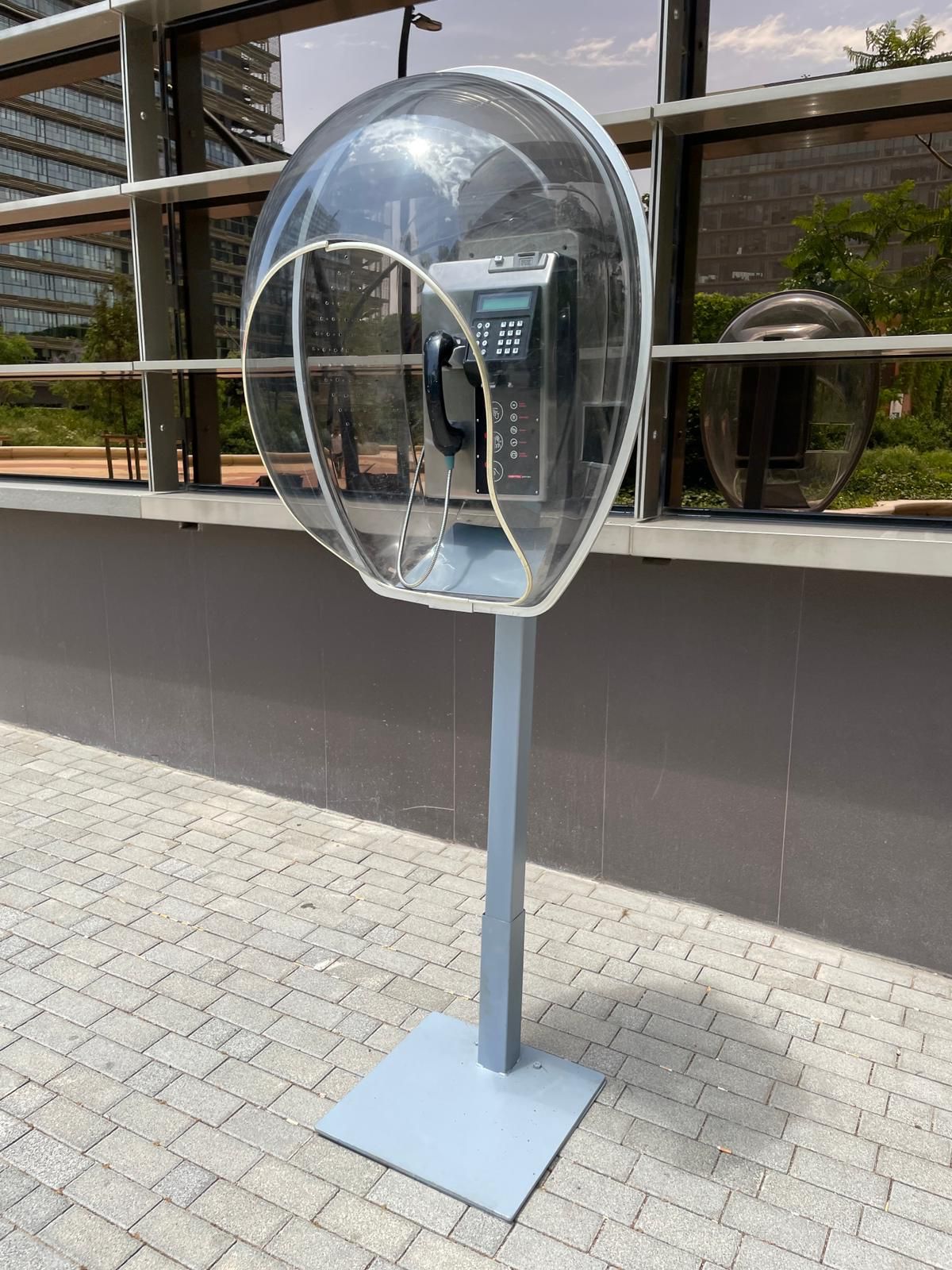 cabina telefono publico huevo gris poste 193 cms base 50x50 2u opcion telefono